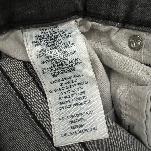 True Religion Rocco Relaxed Skinny jeans - Picture 9 of 16